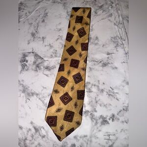 Vintage Bold Medallions Bottle Neck Tie 100% Silk Standard Length 57”x 3.75”